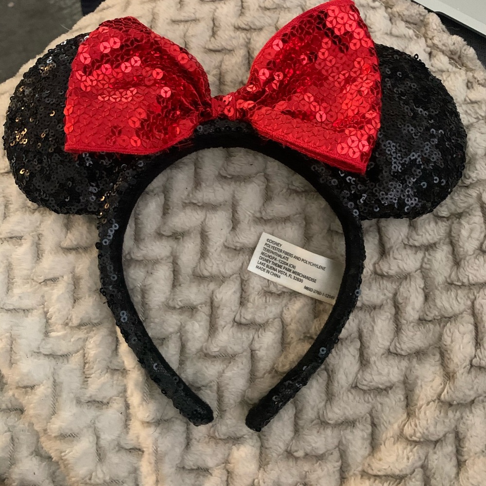 Minnie Mouse ears